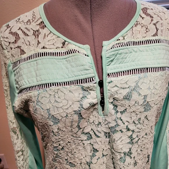 Lacey Top - Picture 3 of 5